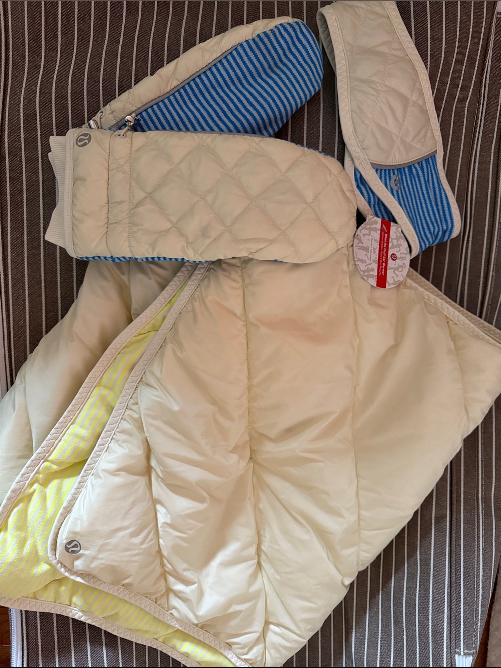 lululemon athletica log of Cream Quilted scarf gloves and ear warmer NWT